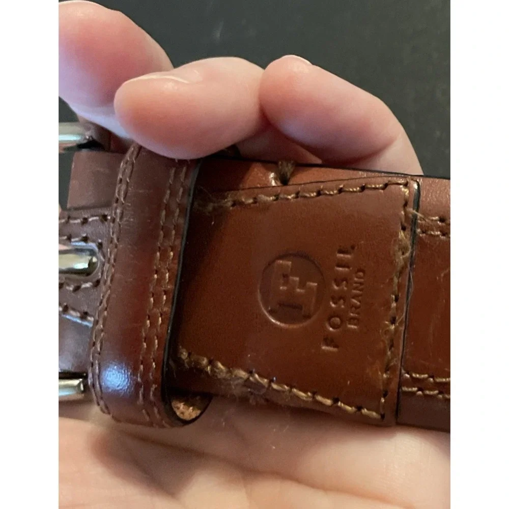 Fossil Mens 40 Belt Brown Full Grain Cowhide Leather MB4239 222 40 Stitch Detail